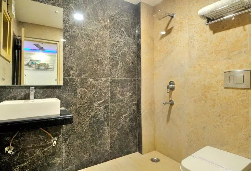 Fotos del hotel Prince Palace Deluxe By Check In Room:  12