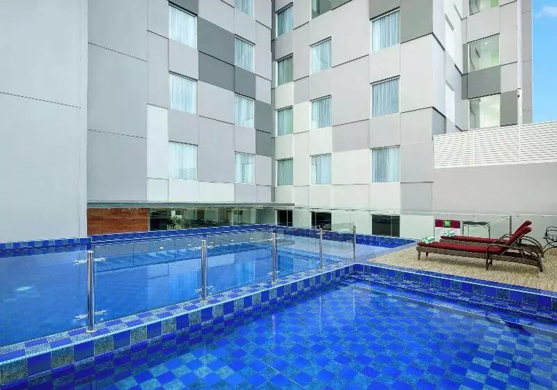 Fotos del hotel Ibis Styles Makassar Sam Ratulangi:  2