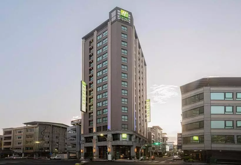 Fotos del hotel Holiday Inn Express Kaohsiung Love River, An Ihg:  13