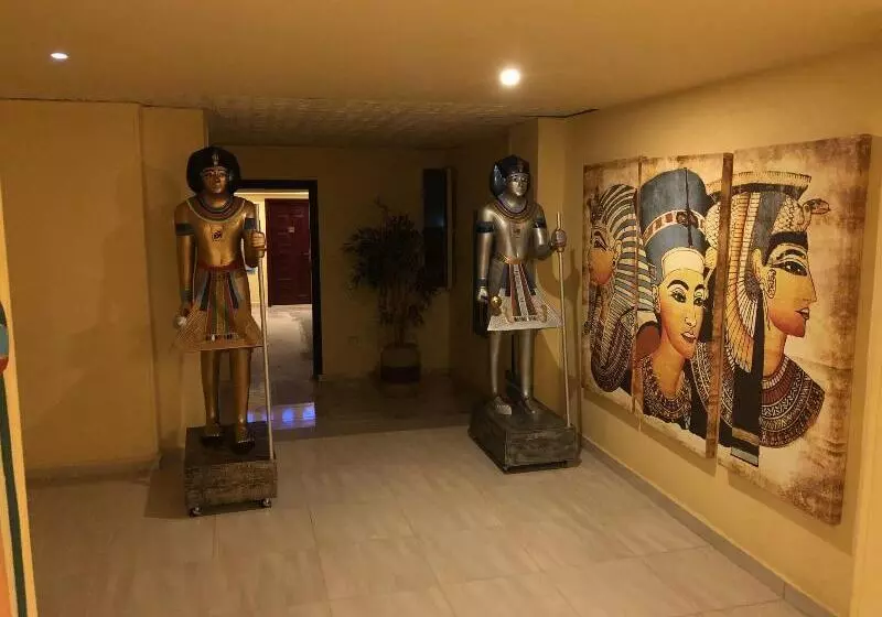 Great Pyramid Inn