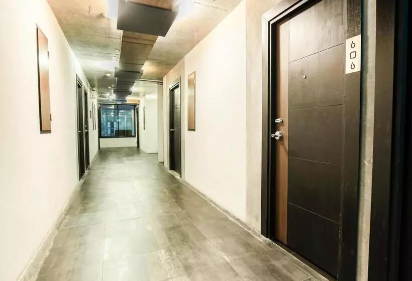 Fotos del hotel B2 Black Business & Budget:  3