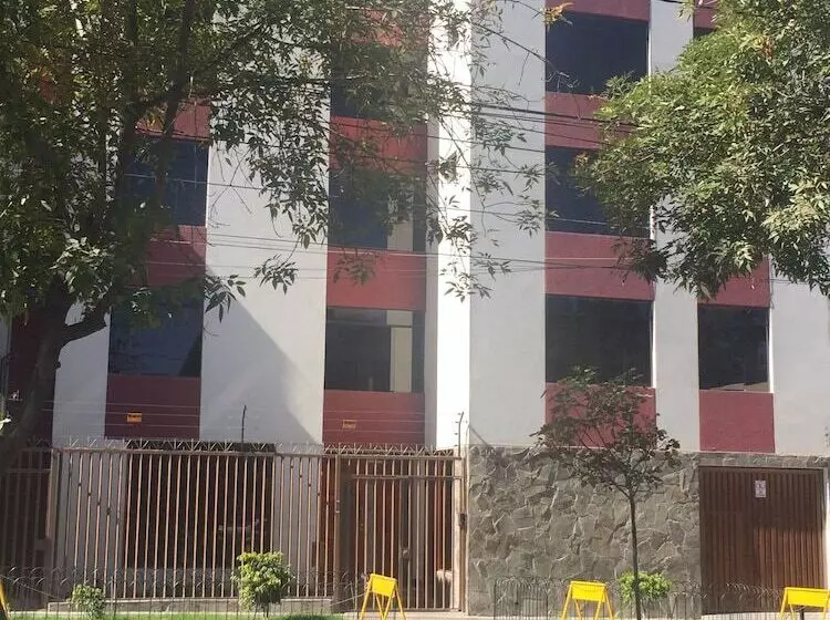Casa Mores Inn