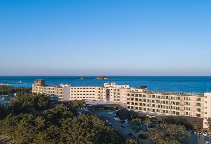 Kensington Resort Seorak Beach