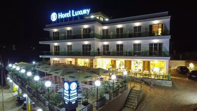 Fotos del hotel Luxury:  2