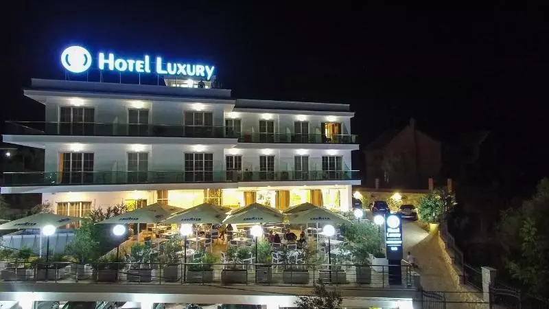 Fotos del hotel Luxury:  21