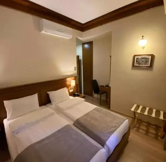 Fotos del hotel Argjiro:  14