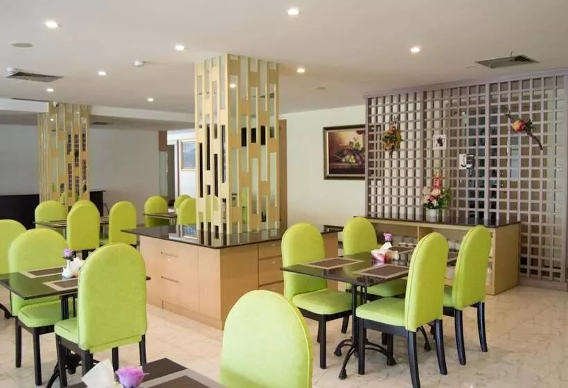 Fotos del hotel Airy Nagoya Raden Patah Libra Centre Batam:  2