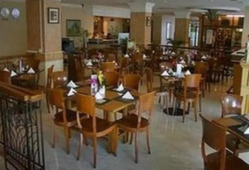 Fotos del hotel Mega Cikini:  4