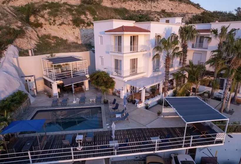 Mariamar Suites