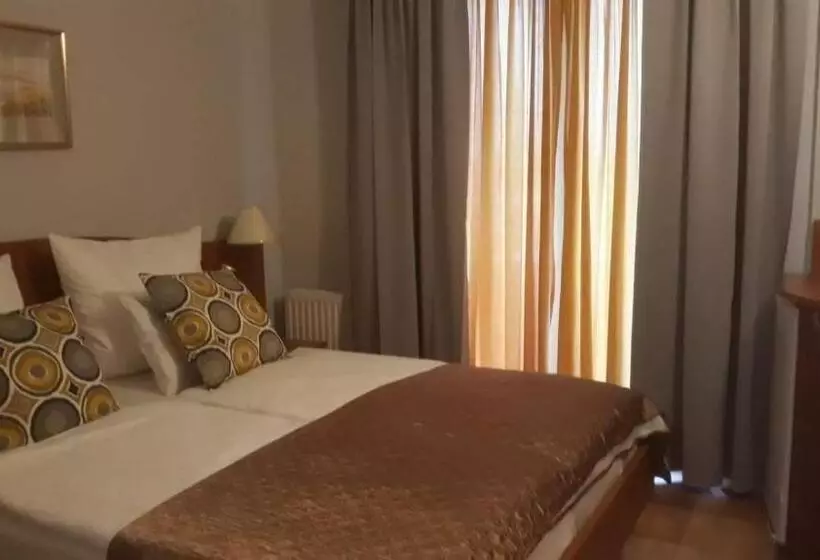 Fotos del hotel Aparthotel Lekavski:  8