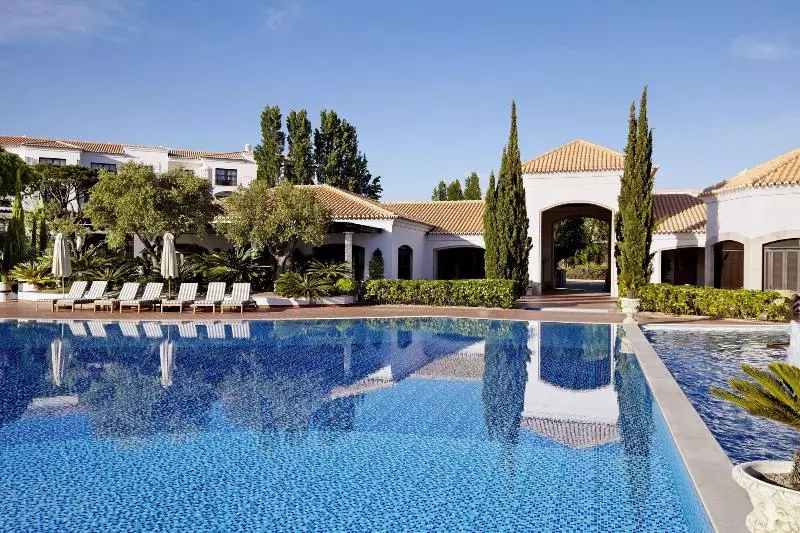 Pine Cliffs Village & Golf Suites