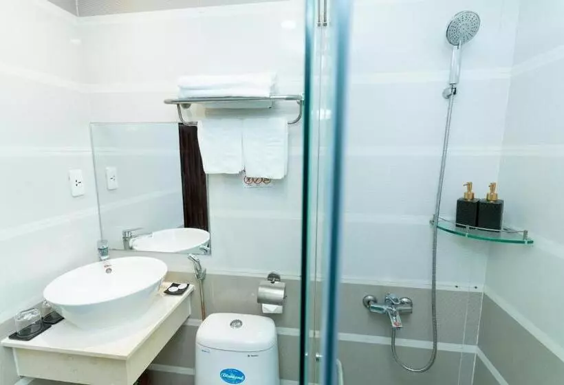 Fotos del hotel Queen Central:  8