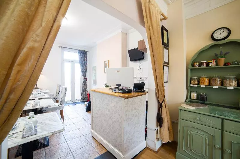 Fotos del hotel Lina Guest House:  7