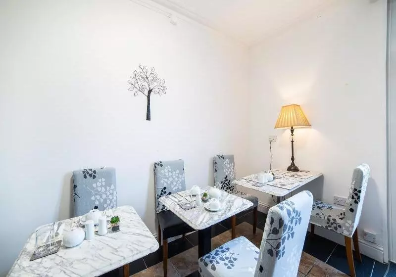 Fotos del hotel Lina Guest House:  14