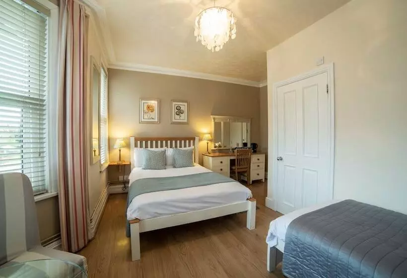 Fotos del hotel Lina Guest House:  6