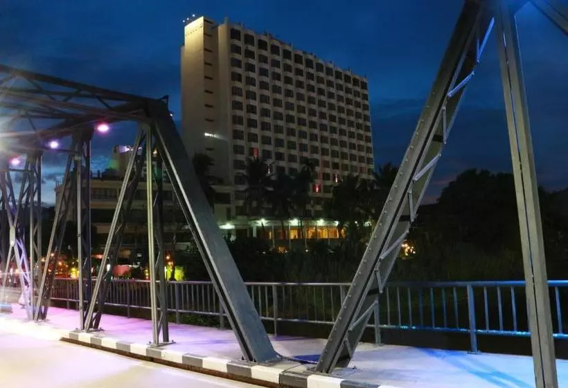 Diamond River Ping Petchngam