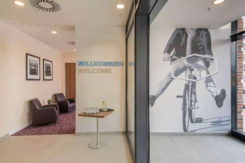 Fotos del hotel Hampton By Hilton Hamburg City Centre:  2
