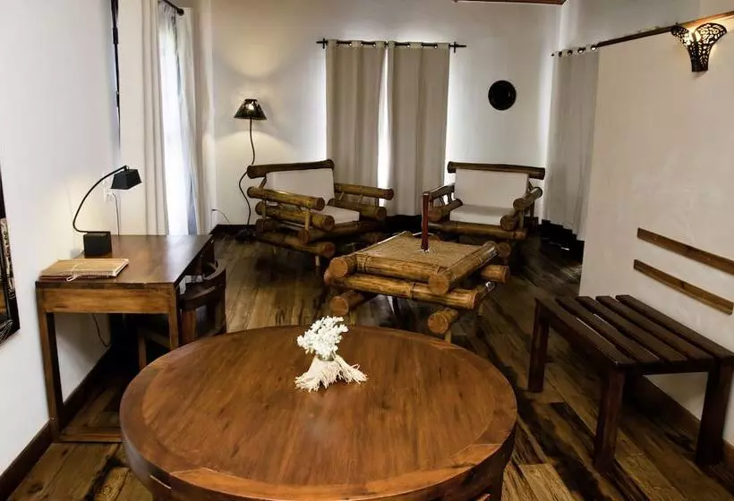 Fotos del hotel Le Combava Hôtel:  2