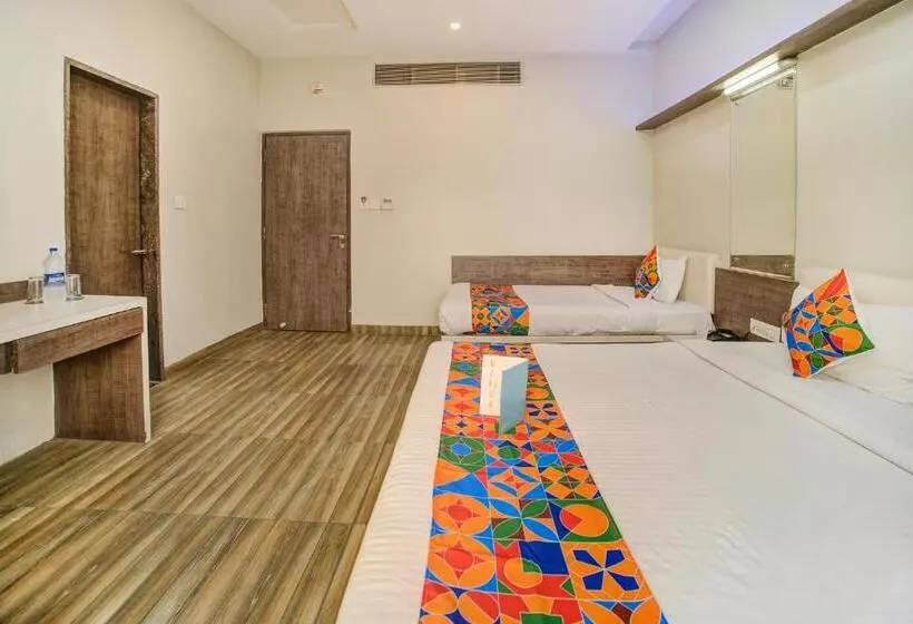 Fotos del hotel Fab Bee Town:  5