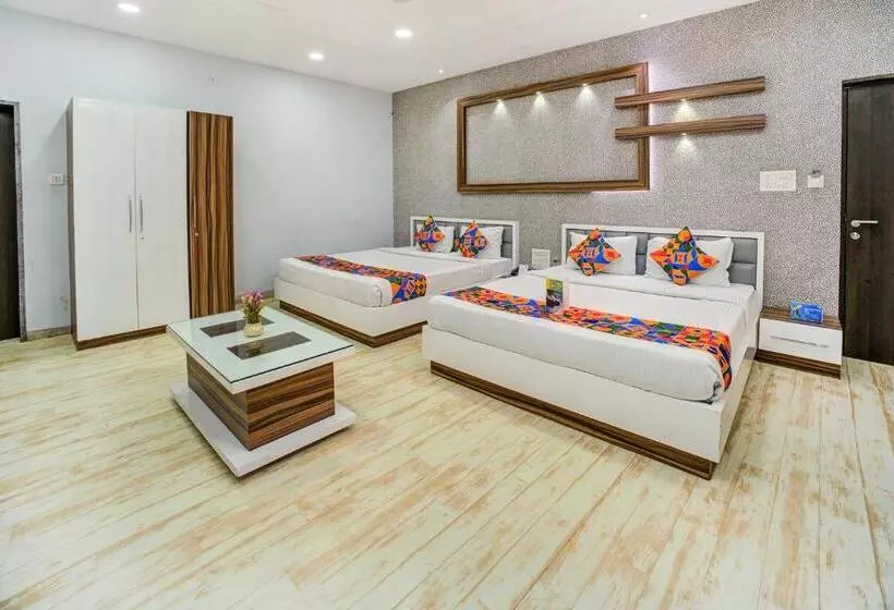 Fotos del hotel Fab Bee Town:  24