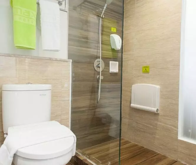 Fotos del hotel Maxonehotels At Dharmahusada  Surabaya:  14