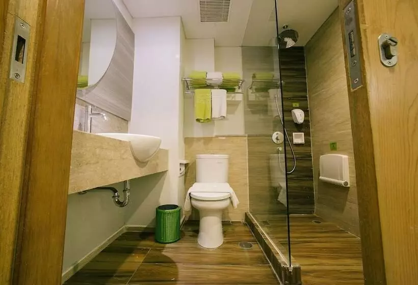 Fotos del hotel Maxonehotels At Dharmahusada  Surabaya:  7