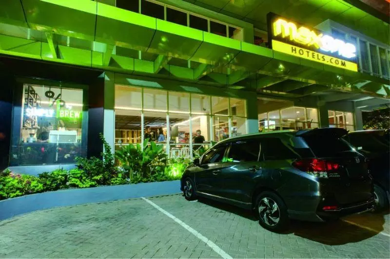 Fotos del hotel Maxonehotels At Dharmahusada  Surabaya:  21