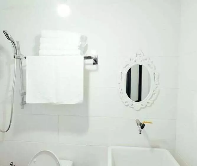 Fotos del hotel White Loft:  7