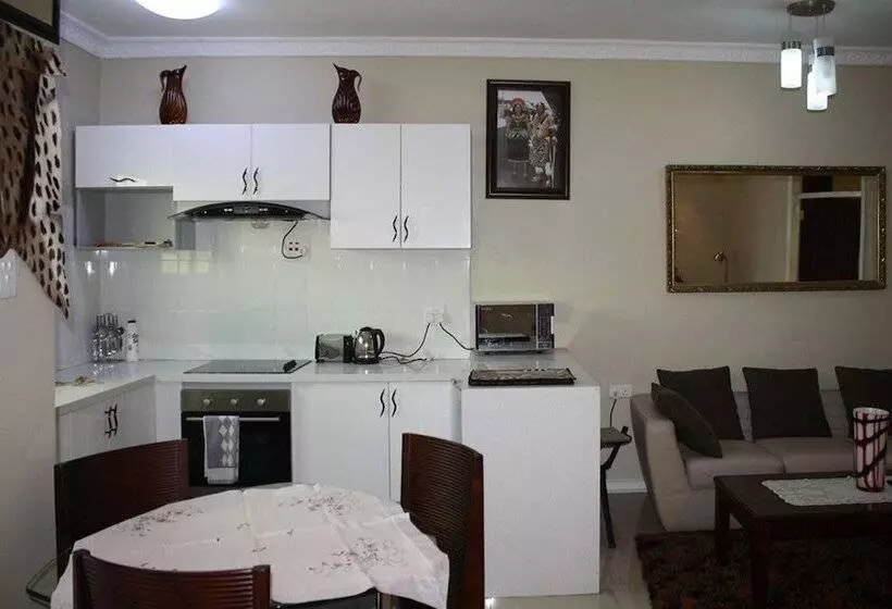 Fotos del hotel Nomads Court Lodge:  5