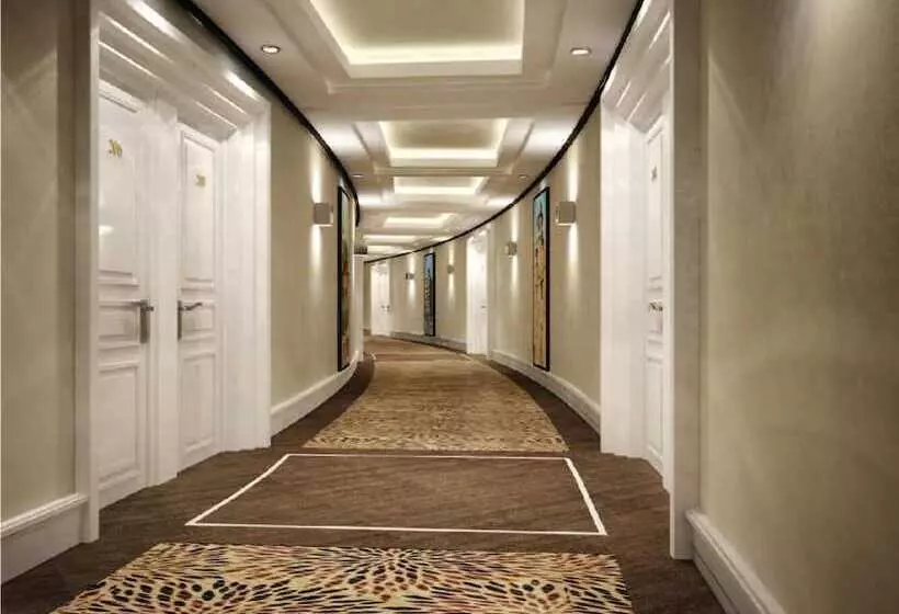 Fotos del hotel Amanora The Fern Hotels & Club:  14