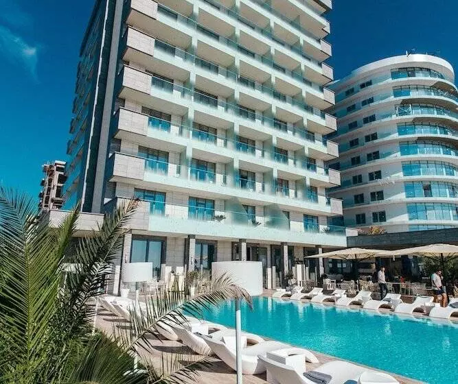 Opera Mamaia
