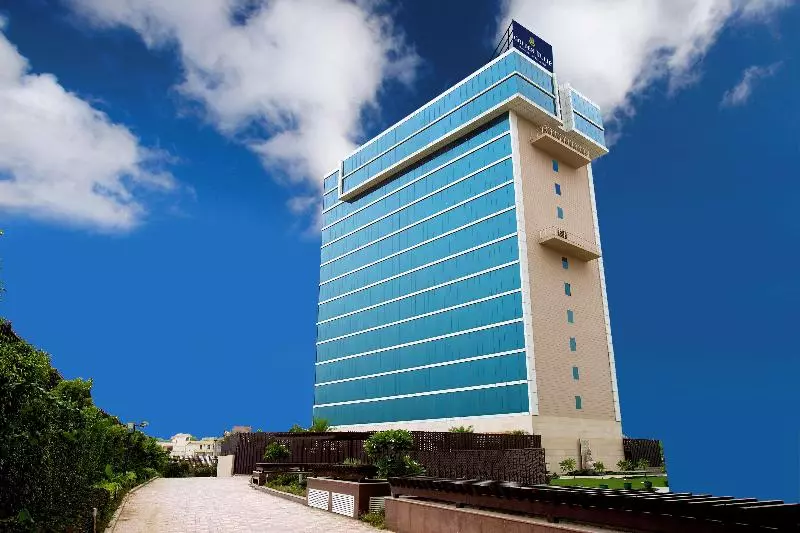 Fotos del hotel Golden Tulip Suites Gurgaon:  17
