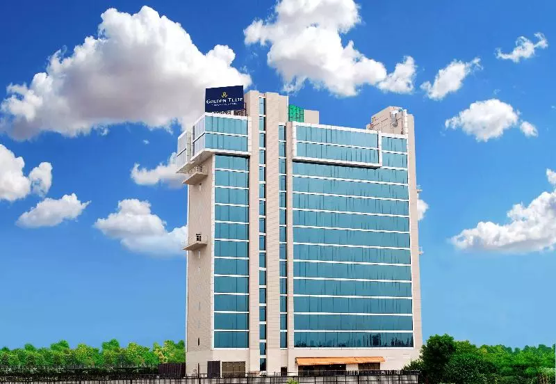Fotos del hotel Golden Tulip Suites Gurgaon:  1