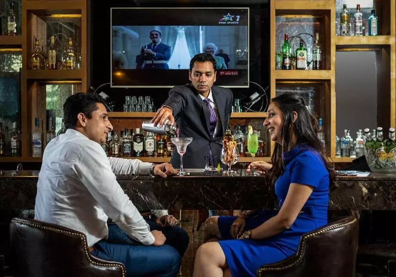Fotos del hotel Golden Tulip Suites Gurgaon:  14