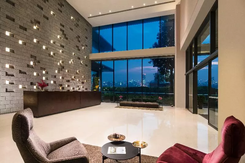 Fotos del hotel Somerset West Point Hanoi:  12
