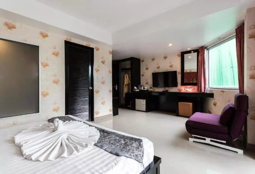 Fotos del hotel At Patong:  2