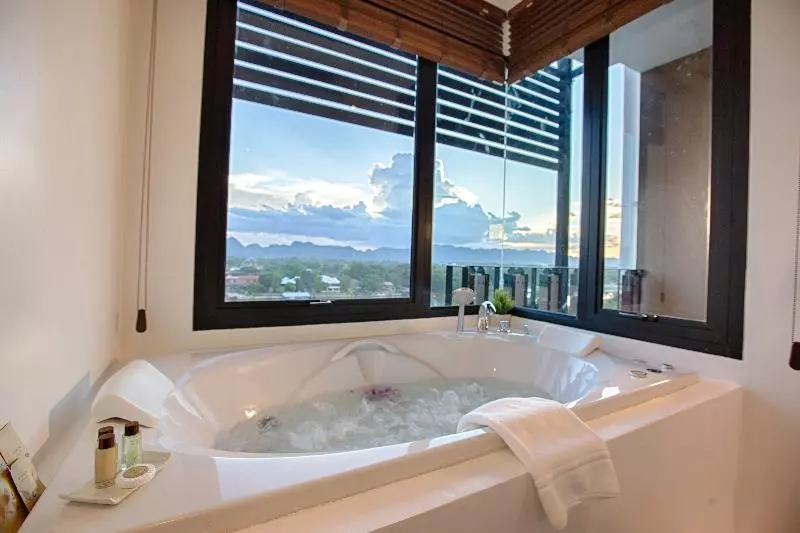 Fotos del hotel Natee The Riverfront  Kanchanaburi:  7