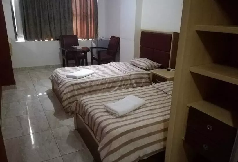 Fotos del hotel Yacht:  2