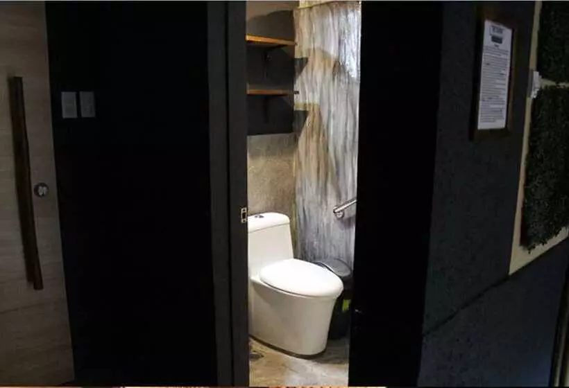 Fotos del hotel The Cavern Pod  & Specialty Café  Hostel:  14