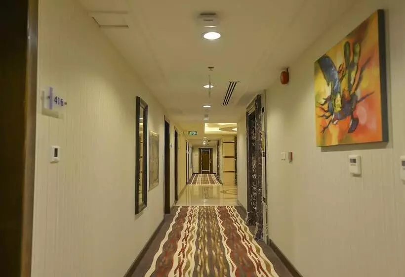 Fotos del hotel Crown Town:  2