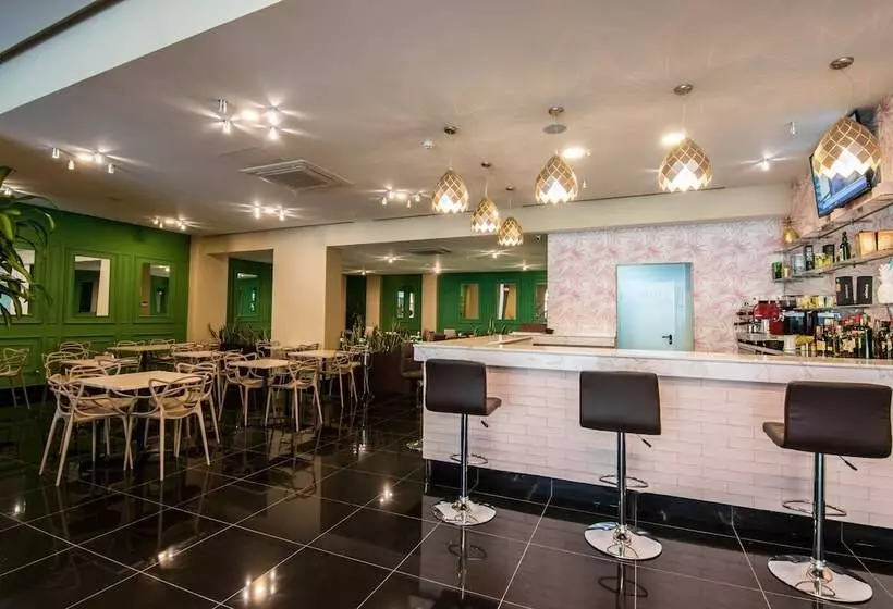 Fotos del hotel Innfiniti  & Suites:  5