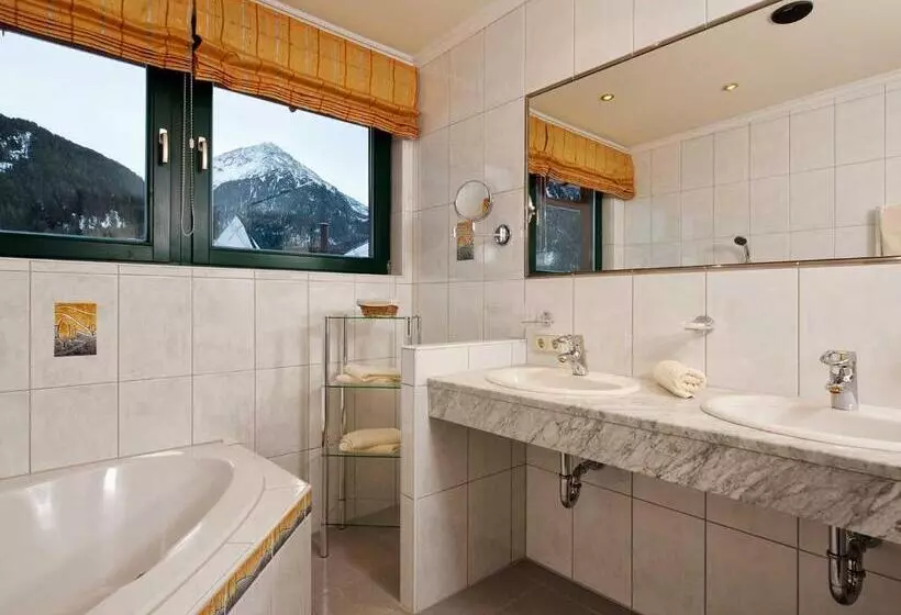 Fotos del hotel Alp Resort Tiroler Adler:  7