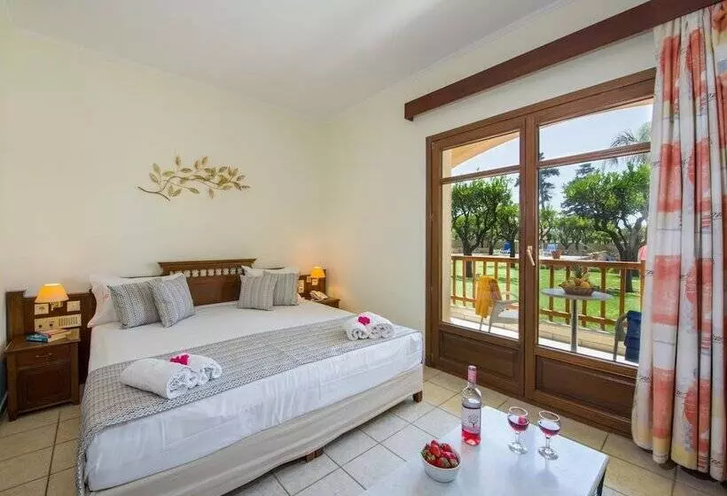 Fotos del hotel Omega Platanias Hotel Village:  12