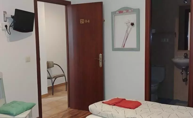 Fotos del hotel Hostal La Mar:  1