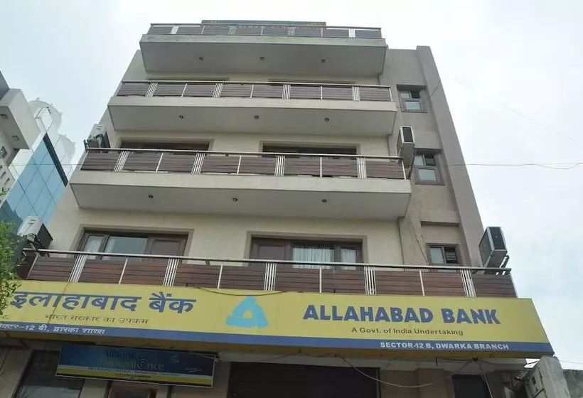 Golden Palm Suites