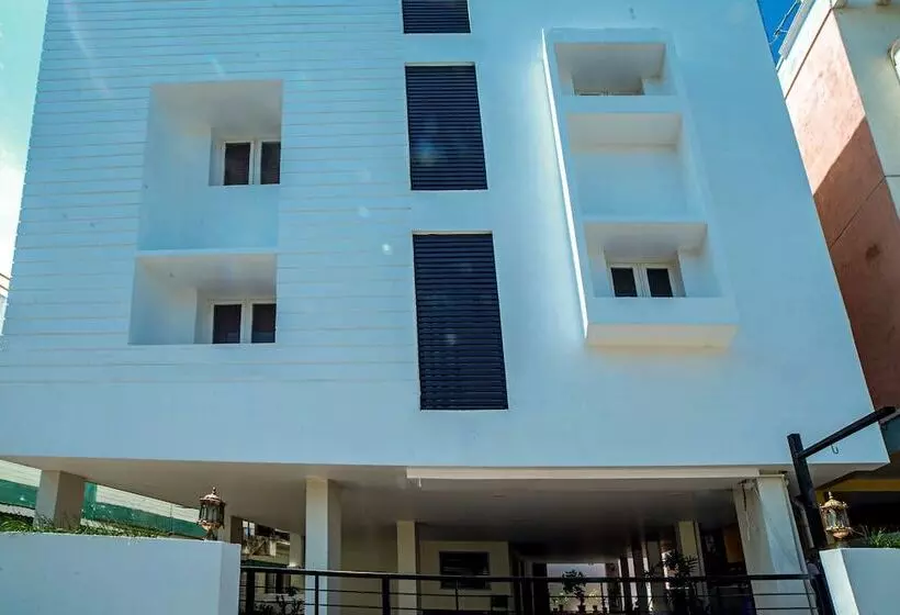 OYO 6375 Perungudi
