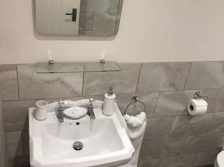 Fotos del hotel Camerton Inn Cottage:  4