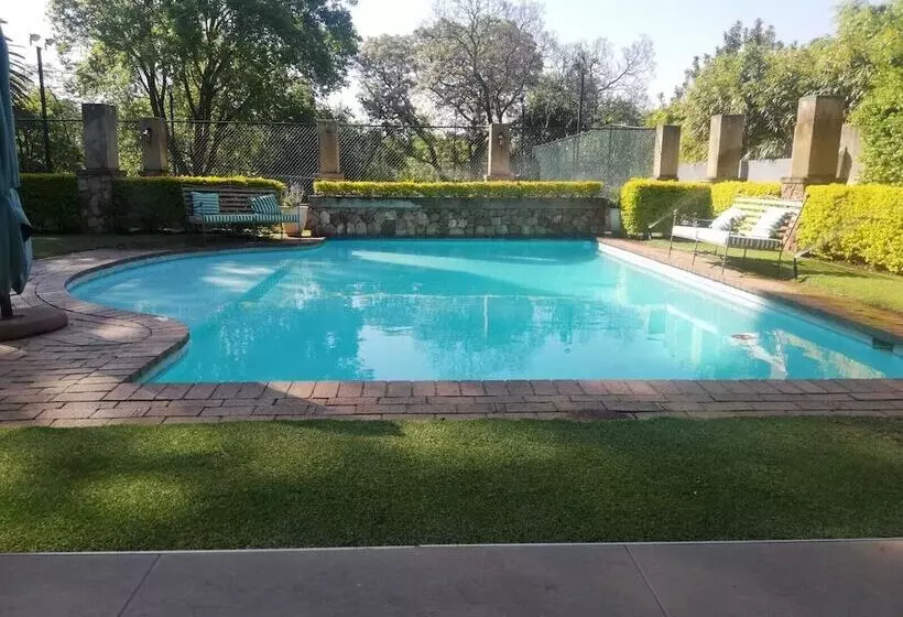 Fotos del hotel Treehouse On Maple:  2