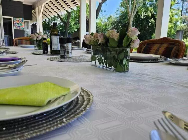 Fotos del hotel Treehouse On Maple:  4