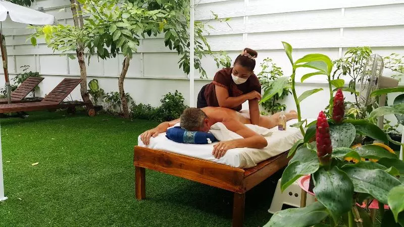 Fotos del hotel Barefeet Naturist Resort:  15